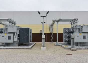 gray and black industrial machine