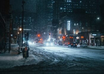 data center waste heat reuse - district heating city winter