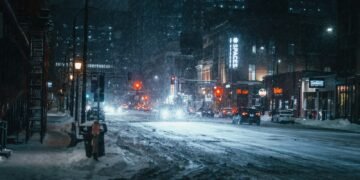 data center waste heat reuse - district heating city winter